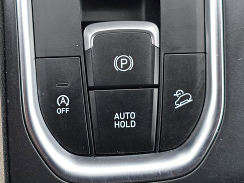 Used 2019 Hyundai Santa Fe SE image 23