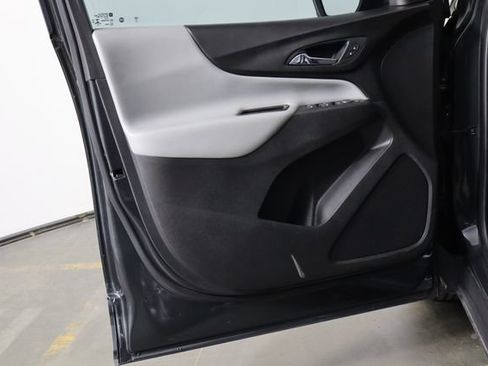 Used 2020 Chevrolet Equinox LS FWD image 19