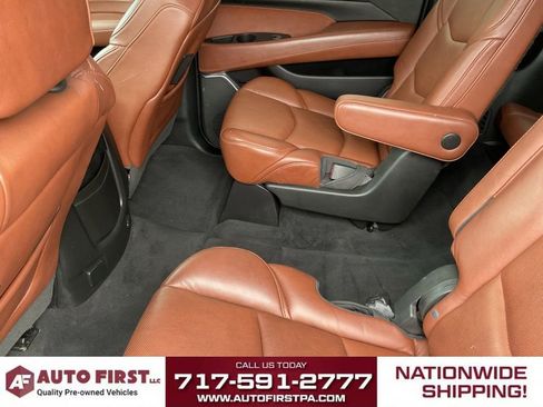 Used 2019 Cadillac Escalade ESV Premium Luxury w/ LPO, Radiant Package AWD/4WD image 13