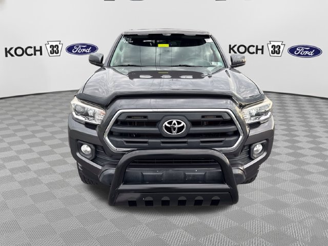 Used 2017 Toyota Tacoma SR5 w/ Tow Package AWD/4WD image 2
