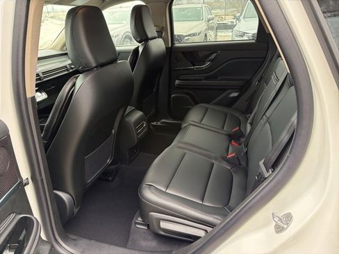 New 2026 Lincoln Corsair Premiere image 7