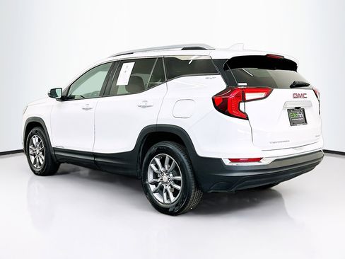Used 2024 GMC Terrain SLT image 5