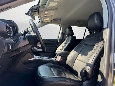 Used 2023 Ford Explorer Limited image 9