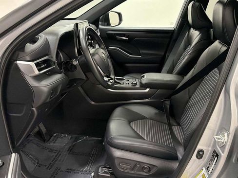 Used 2022 Toyota Highlander XSE image 13