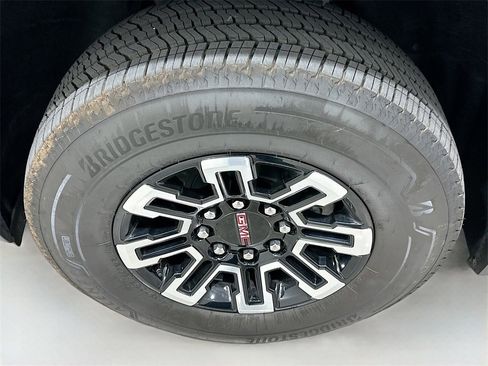 New 2026 GMC Sierra EV Elevation image 32