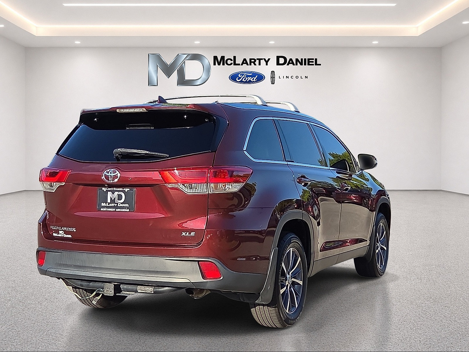 Used 2019 Toyota Highlander XLE FWD image 5