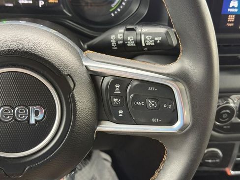Used 2024 Jeep Wrangler Unlimited Sahara AWD/4WD image 19