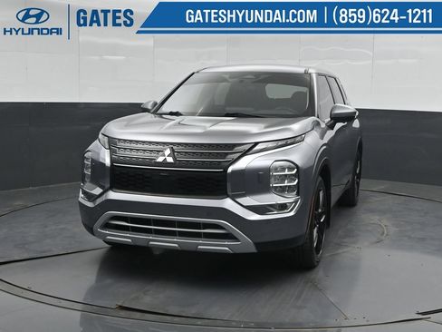 Used 2022 Mitsubishi Outlander SE AWD/4WD image 5