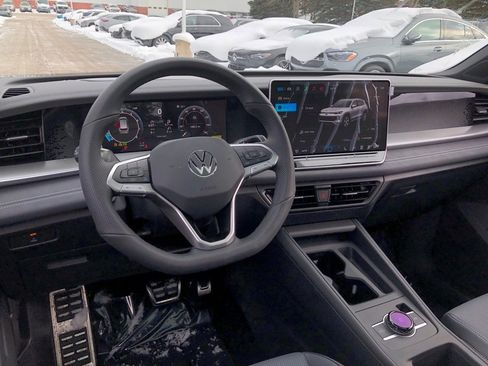 New 2026 Volkswagen Tiguan SE R-Line image 16