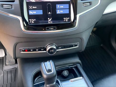 Used 2022 Volvo XC90 T5 Momentum FWD image 35
