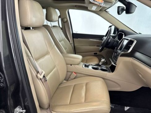 Used 2017 Jeep Grand Cherokee Limited AWD/4WD image 25
