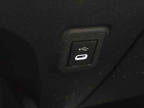 Used 2023 Toyota Corolla LE image 28