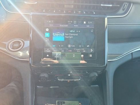 Used 2021 Jeep Grand Cherokee L Laredo w/ Luxury Tech Group I image 17