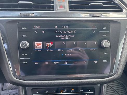 Used 2022 Volkswagen Tiguan SE image 23