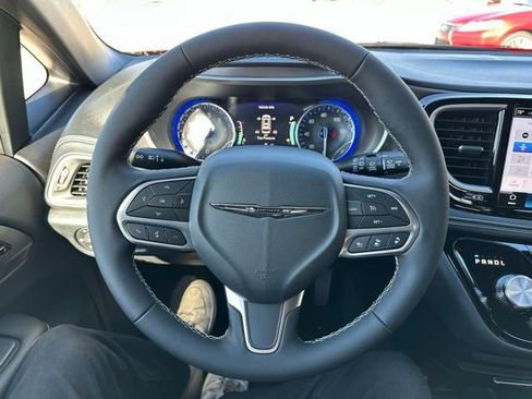 New 2026 Chrysler Pacifica Select AWD/4WD image 28
