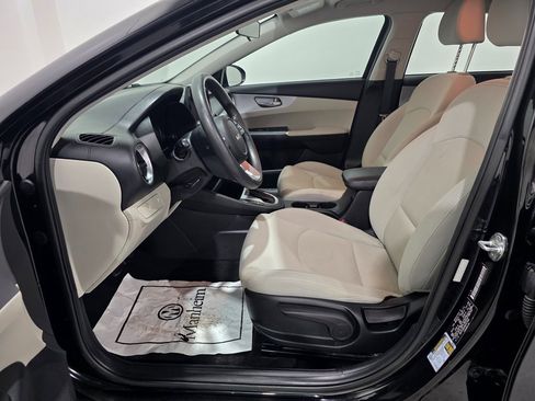 Used 2022 Kia Forte LXS w/ LXS Technology Package image 13