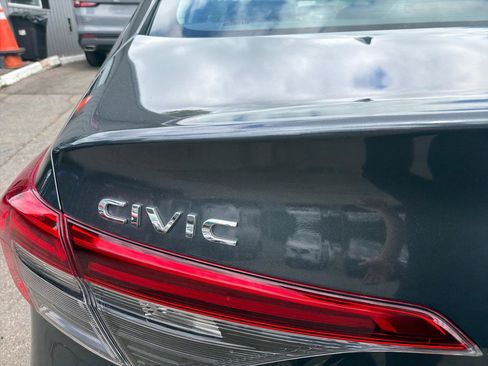 Used 2024 Honda Civic EX image 9