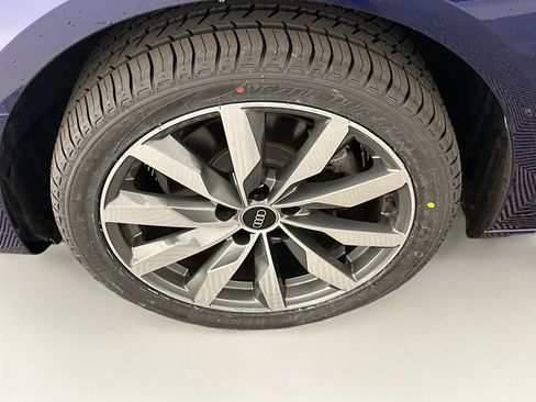 Used 2022 Audi A4 2.0T Premium Plus w/ Premium Plus Package image 11