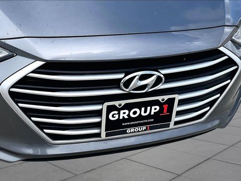 Used 2018 Hyundai Elantra SEL FWD image 27