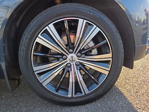 Certified 2023 Volvo XC60 B5 Plus image 10