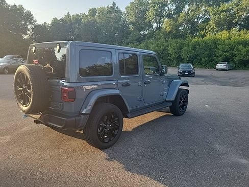 Used 2024 Jeep Wrangler Unlimited Sahara AWD/4WD image 9
