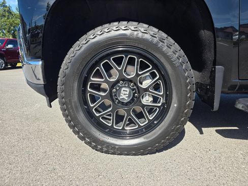 Used 2020 Chevrolet Silverado 1500 LTZ w/ LTZ Premium Package AWD/4WD image 10