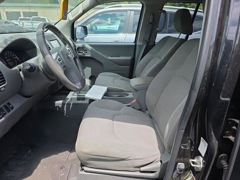 Used 2019 Nissan Frontier SV RWD image 3