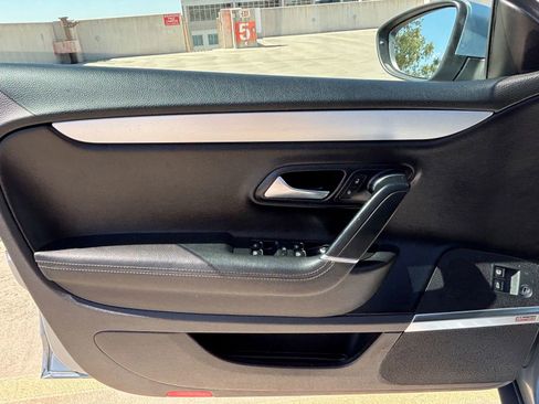 Used 2009 Volkswagen CC VR6 Sport FWD image 9