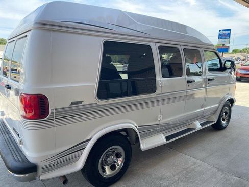 Used 2000 Dodge B1500 RWD image 9