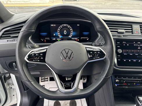 Used 2022 Volkswagen Tiguan SE R-Line AWD/4WD image 11