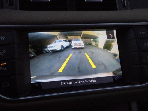 Used 2018 Land Rover Range Rover Evoque SE Premium image 20