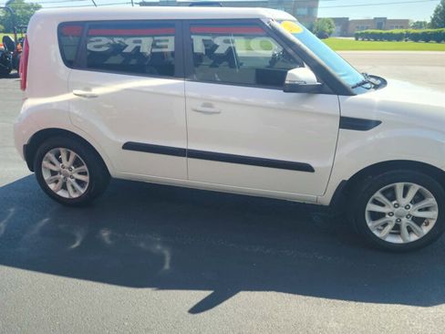 Used 2012 Kia Soul + w/ Audio Pkg FWD image 3