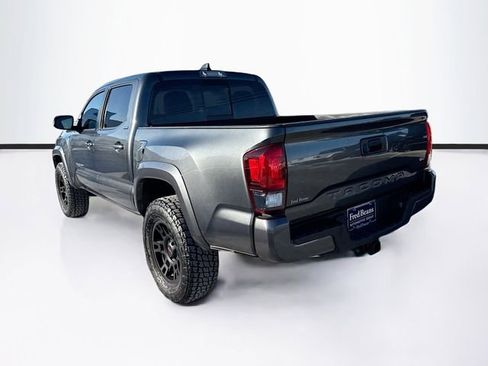 Used 2022 Toyota Tacoma SR5 w/ Technology Package image 6