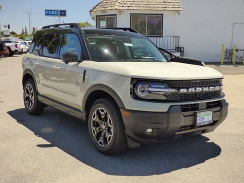 New 2025 Ford Bronco Sport Outer Banks w/ Outer Banks Tech Package+ image 1