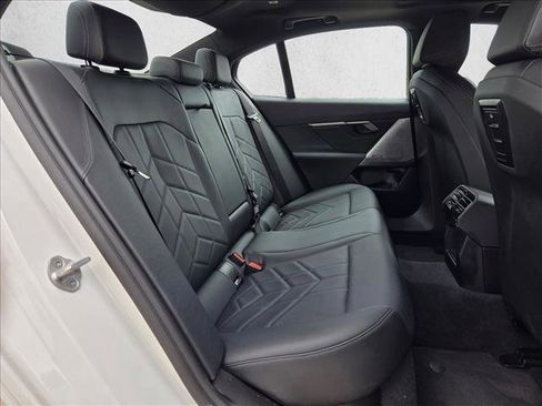 Used 2025 BMW i5 eDrive40i RWD image 20