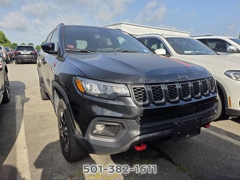 Used 2024 Jeep Compass Trailhawk AWD/4WD image 7