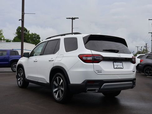 Certified 2023 Honda Pilot Touring image 5