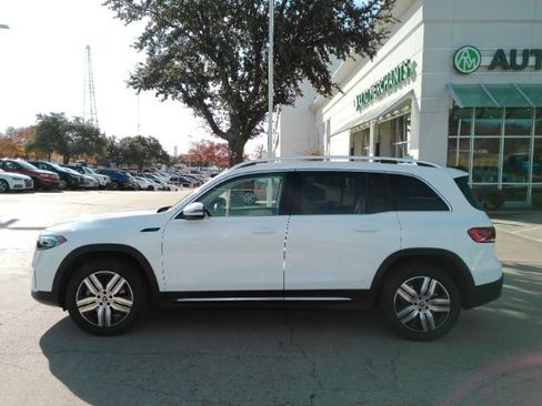 Used 2022 Mercedes-Benz EQB 300 4MATIC image 10