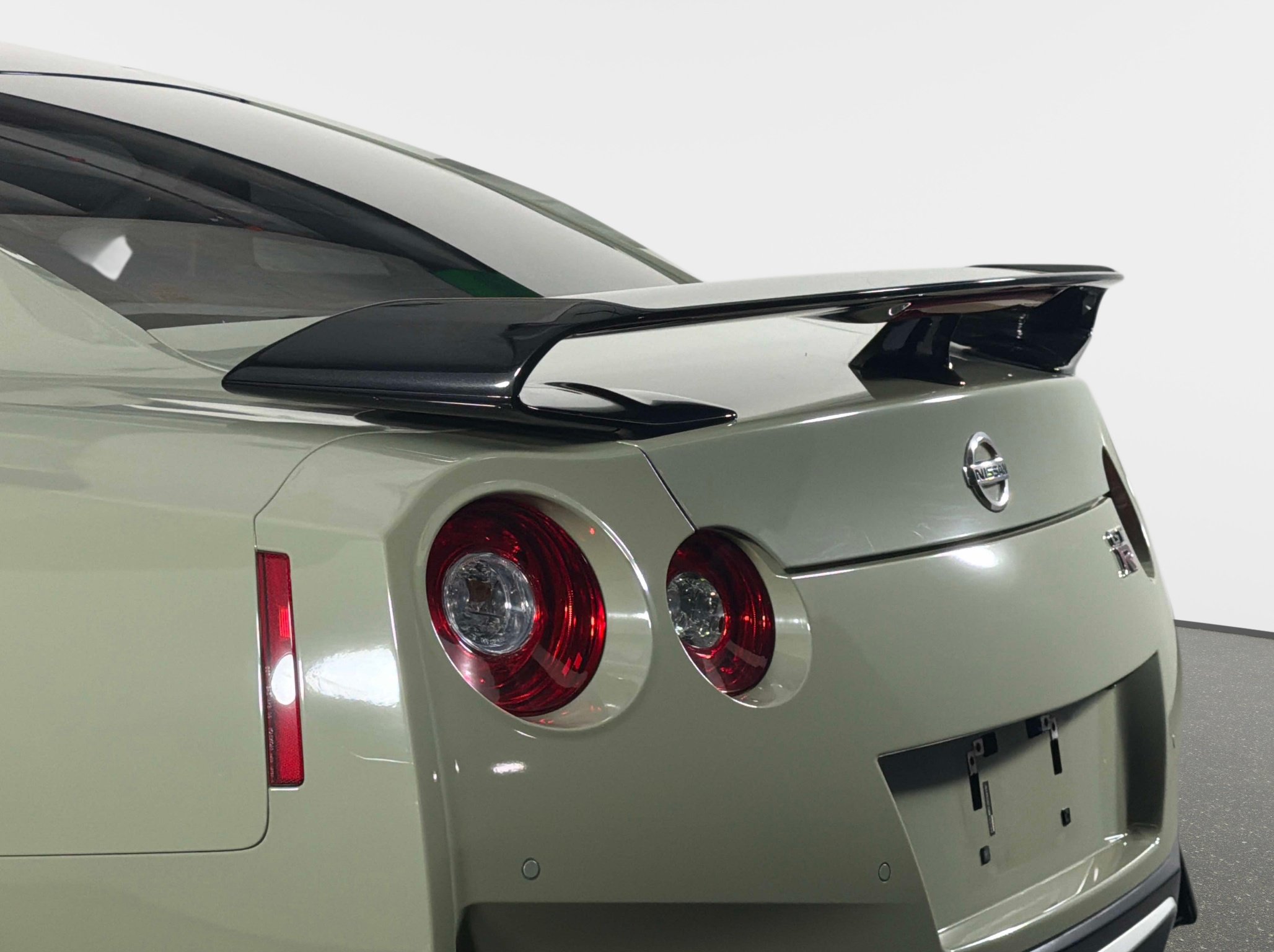 Used 2021 Nissan GT-R Premium AWD/4WD image 13