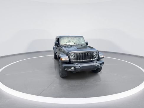 Certified 2025 Jeep Gladiator Sport AWD/4WD image 3