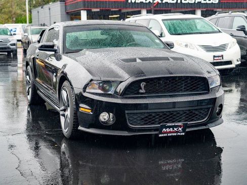 Used 2010 Ford Mustang Shelby GT500 image 2