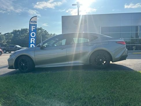 Used 2025 Toyota Camry SE FWD image 8