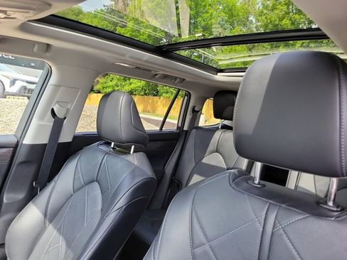 Used 2023 Toyota Highlander Platinum AWD/4WD image 11
