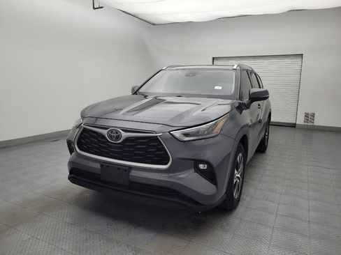 Used 2020 Toyota Highlander XLE image 15