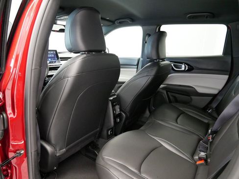 New 2025 Jeep Compass Limited image 4