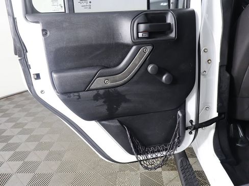 Used 2015 Jeep Wrangler Unlimited Sport w/ Connectivity Group image 18