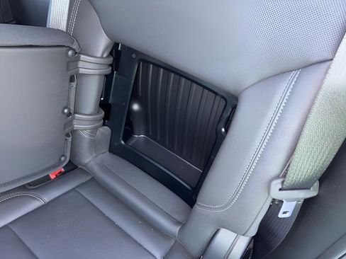 Used 2025 GMC Sierra 1500 SLT image 34