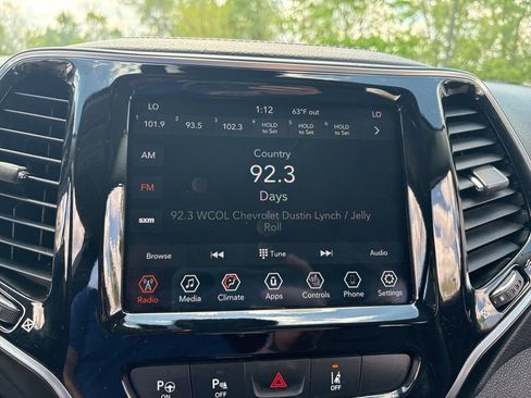 Used 2021 Jeep Cherokee Limited w/ Mopar Interior Package AWD/4WD image 25