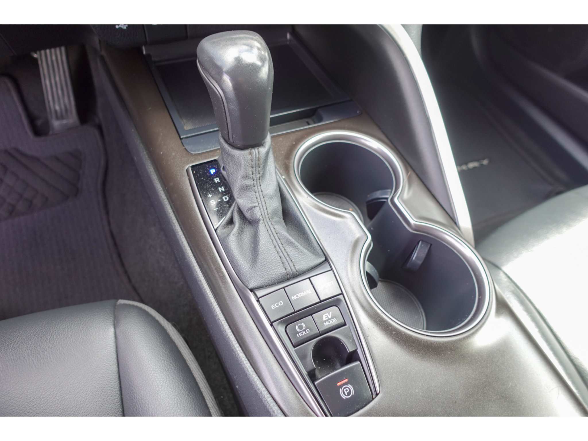 Used 2022 Toyota Camry SE FWD image 18