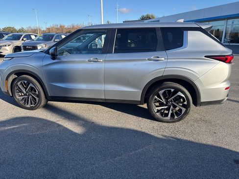 Used 2024 Mitsubishi Outlander SE image 7